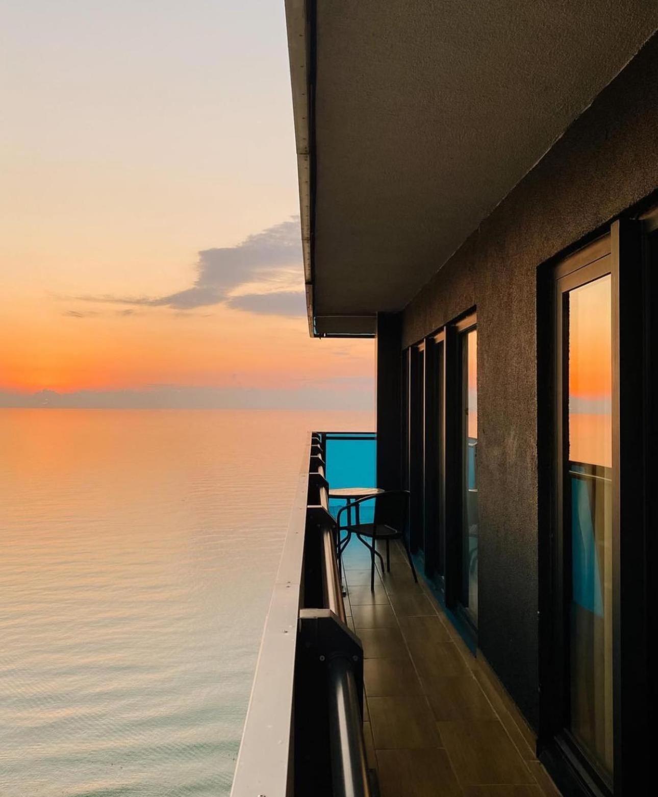 Luxury Panorama Sea View Apartment & Central Batumi Ngoại thất bức ảnh